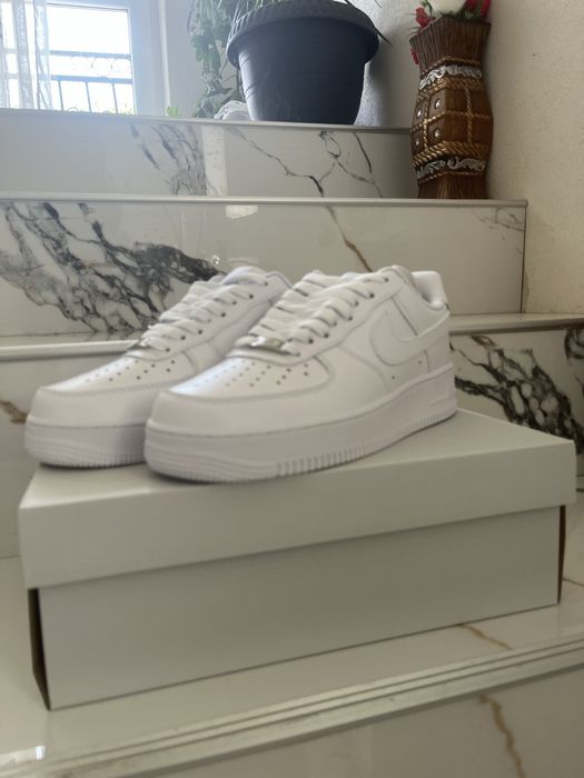 Nike Air Force 1 Triple White