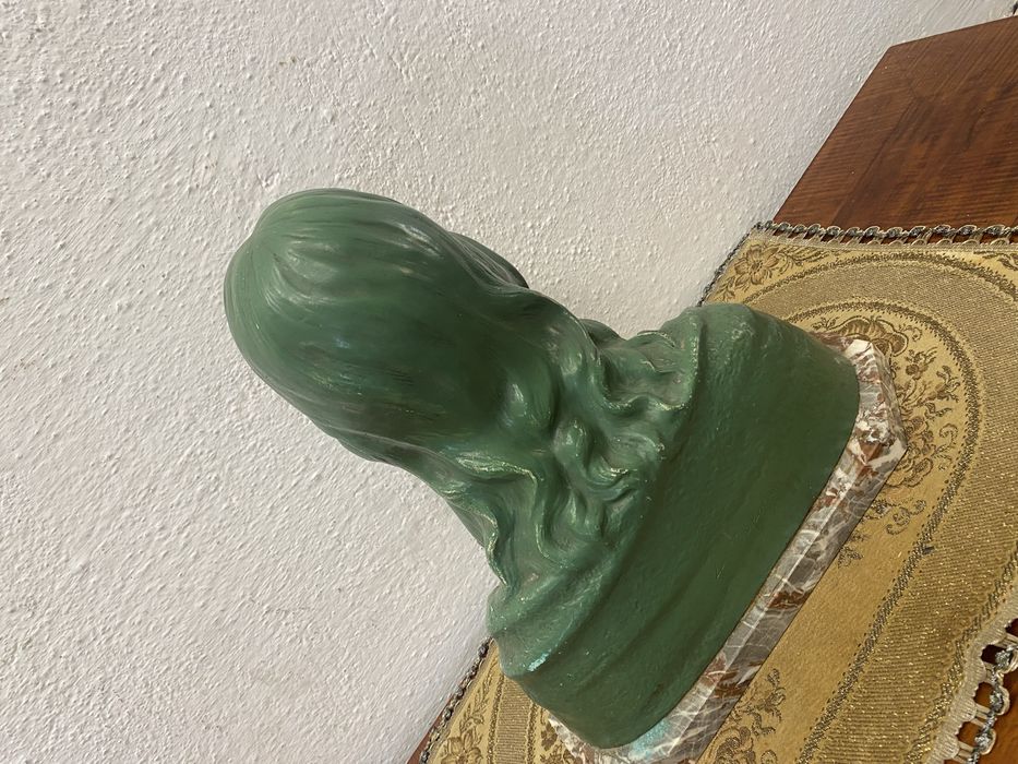 Френски порцеланов бюст исус