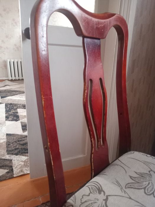 Продам стул деревянный