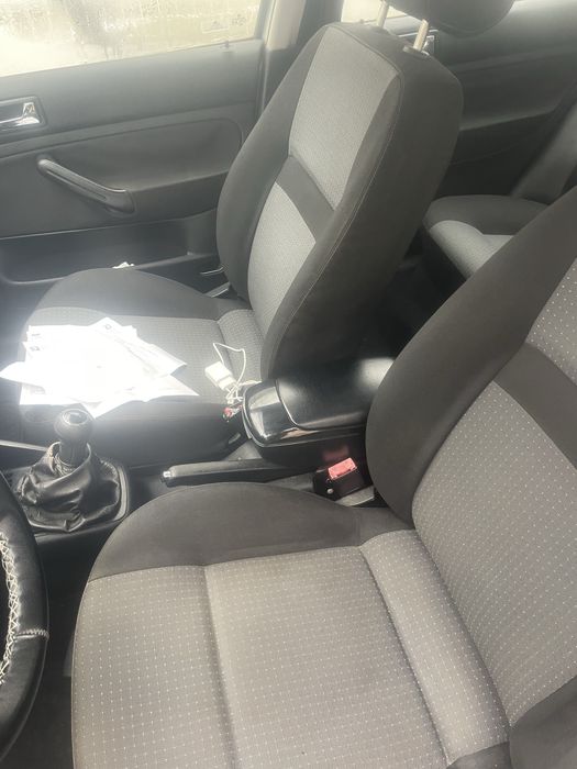 Dezmembrez golf 4 1,4 benzina