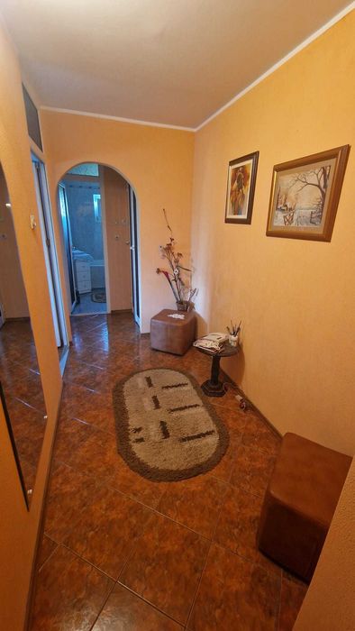 Inchiriez apartament 3 camere decomandat | Zona Liceul Auto