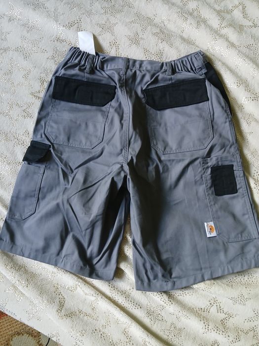 Pantaloni scurți de salopetă