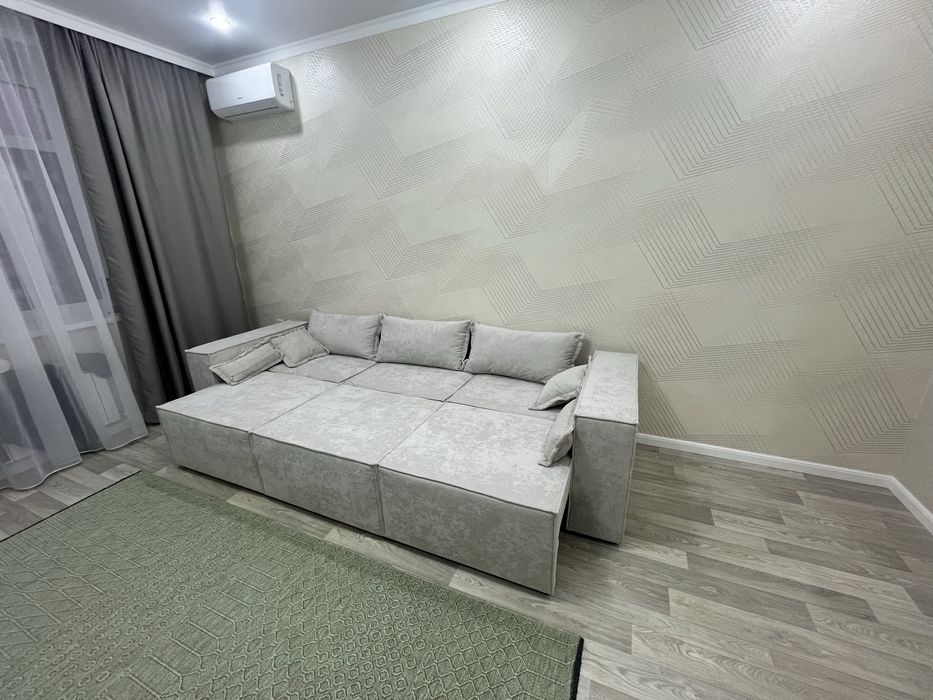 Диван.           /