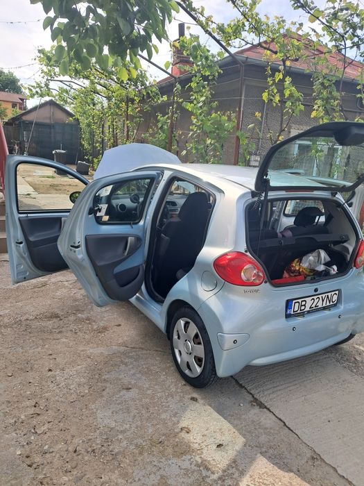 Vând Toyota Aygo
