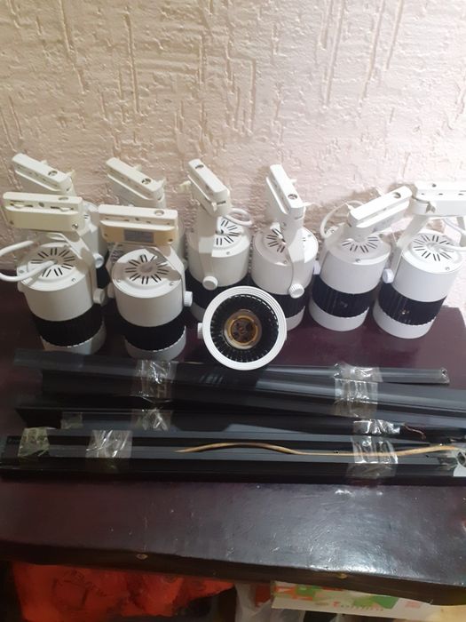 Продам софиты поворотные