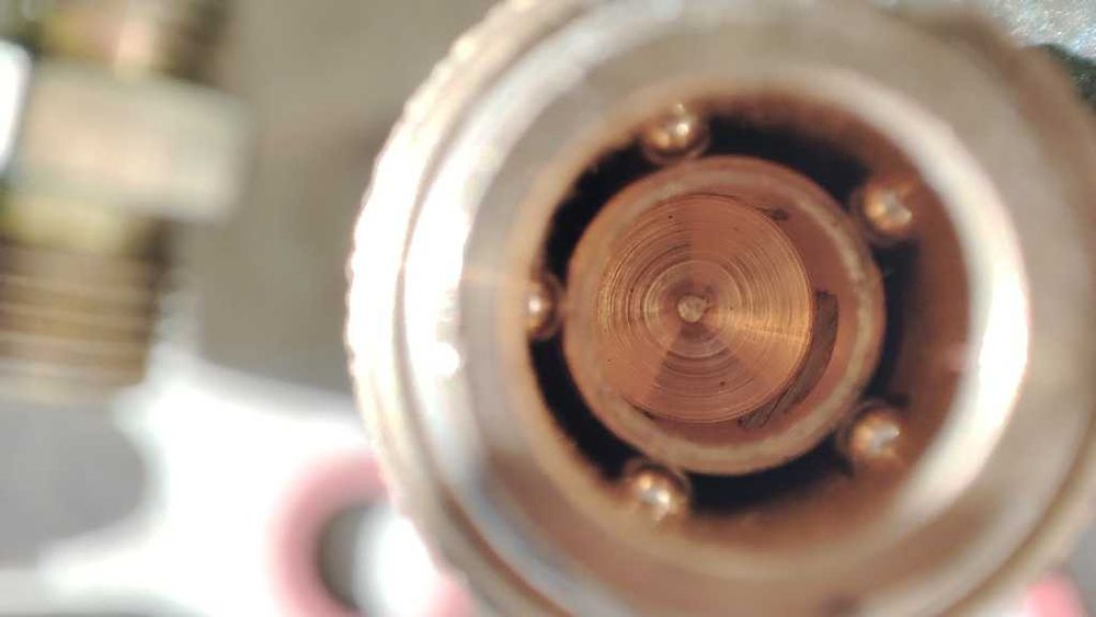 Продавам нови конектори и дюзи за пневматика.