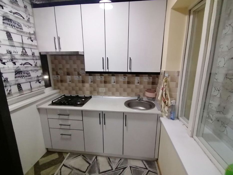На Паркенском сдаётся 3 ком квартира на 4 этаже на долгий срок!