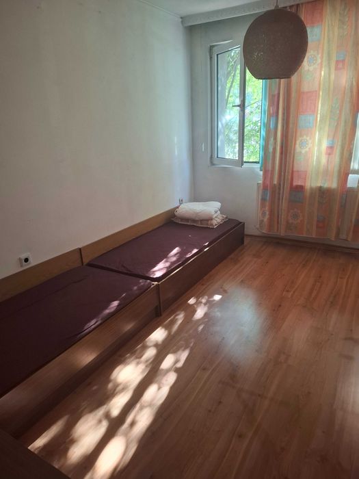 Дава се под наем Двустаен апартамент в Перник, Център - 65 кв.м за 357 € - Снимка #2