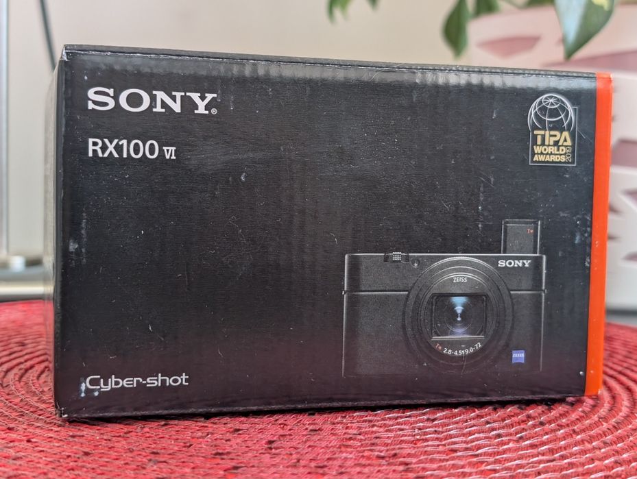 Aparat foto compact Sony RX100 VI nou