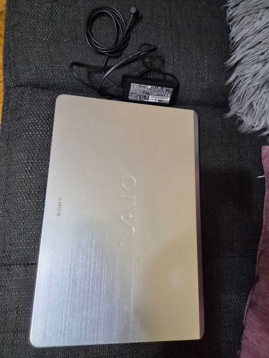 Laptop Sony 15 inch, display cu touchscreen SVF15A1S2ES