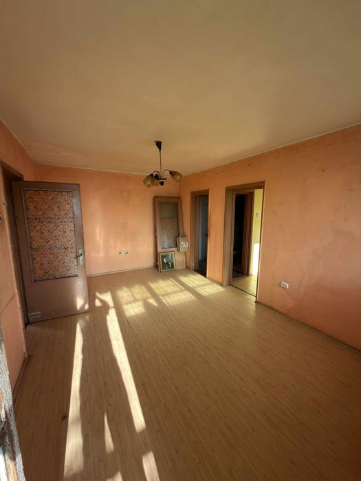 Apartament cu 2 camere.