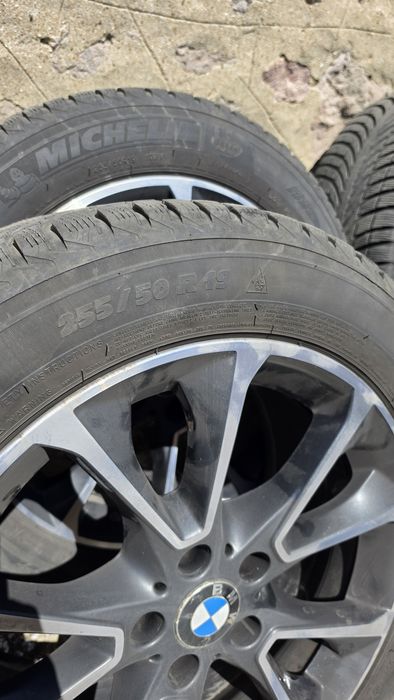 Оригинални 19" джанти за BMW с зимни гуми Michelin (255/50/19)