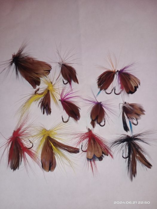 Мушка моль для рыбалки