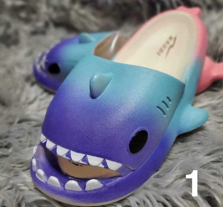 Леки и удобни чехли тип акула за цялото семейство