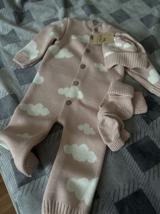 Продам новый вязаный костюм