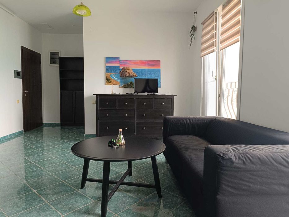 Vând apartament MOBILAT (40 mp) în Cosmopolis
