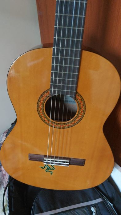 Гитара акустическая