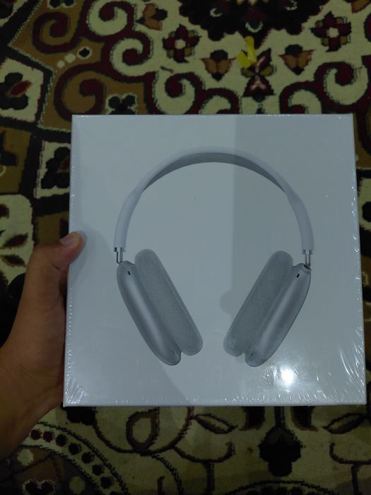 Air Pods Max with