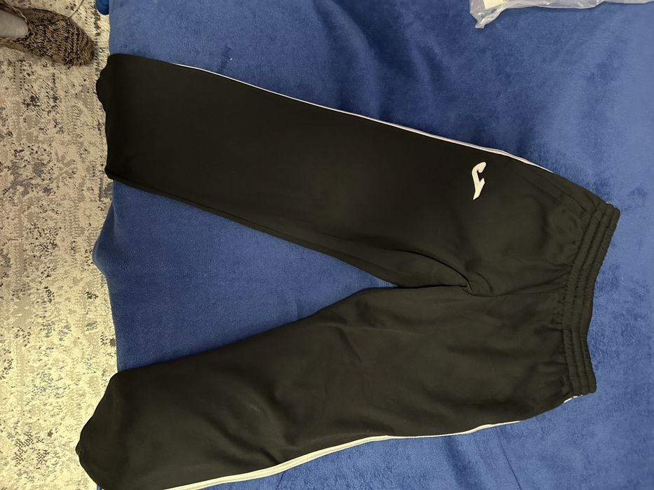 Официални дрехи на Левски