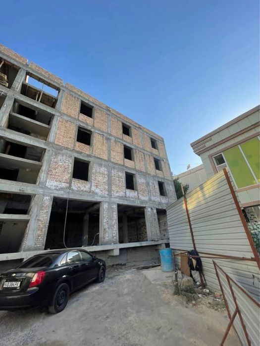 Юнусабад 14 Продается Здание 6,3 соток, 2 305м2. Коробка. Первая линия