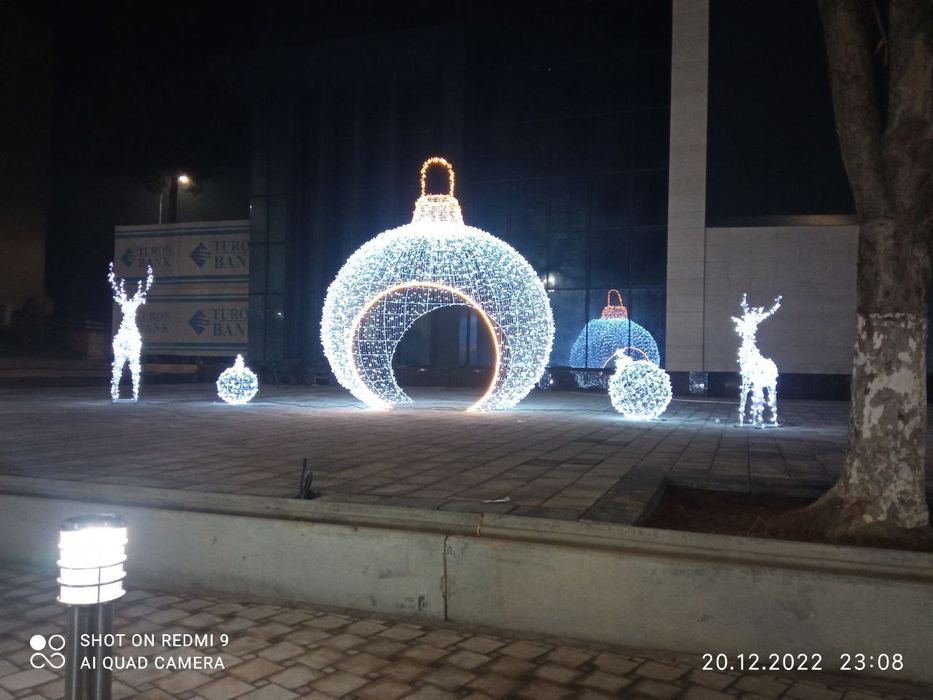 Новогодняя иллюминация украшение фасадов зданий фигуры в ассортименте