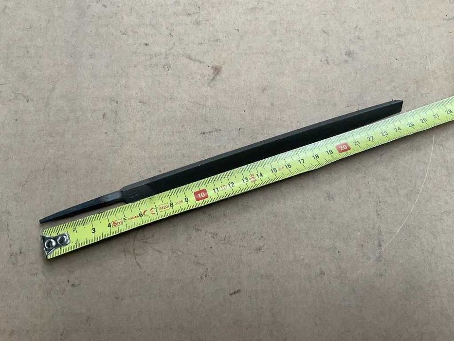 Pila triunghiulara fina 20 cm.