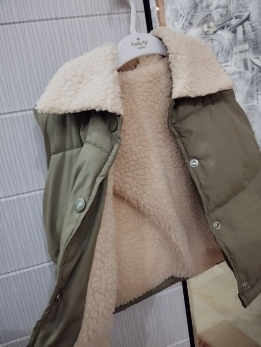 Веши Б/У . На девочку