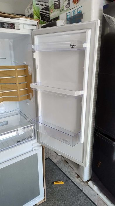 *ПРОМО* Комбиниран Хладилник с долен фризер за вграждане BEKO-БЕКО 177.5 см