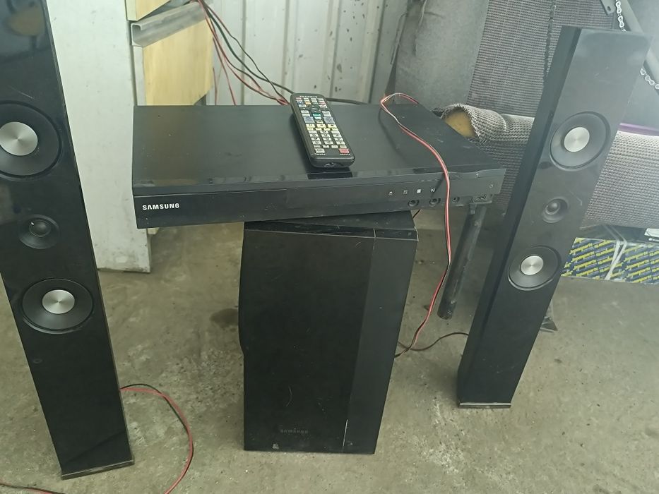 Продам буфер с 2 колонками