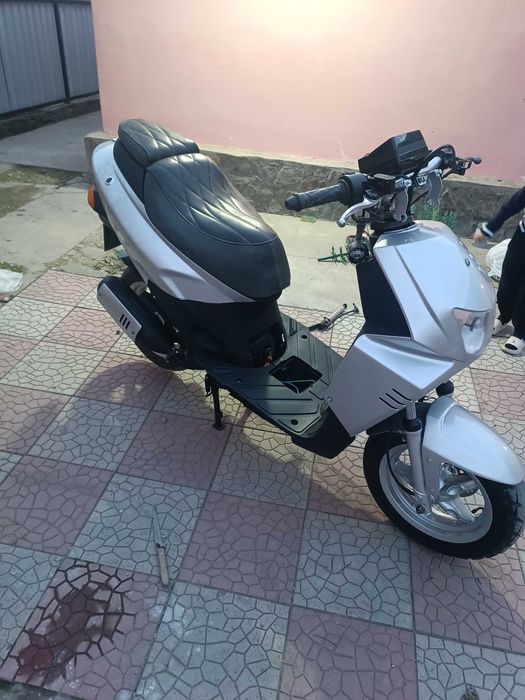 Скутер Daelim 50 кубовый