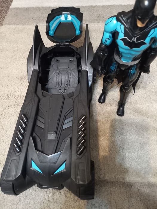 Батмобил Spin Master с фигурка на Батман. Радио управляема кола .