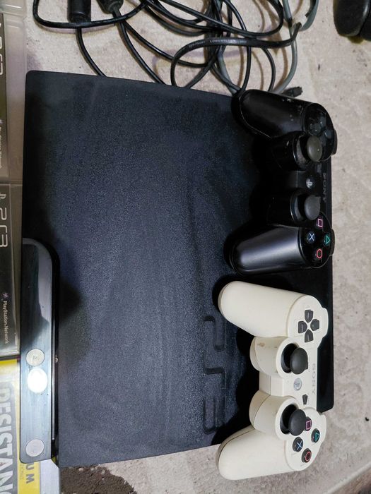 Vând sau schimb PS3 de 500