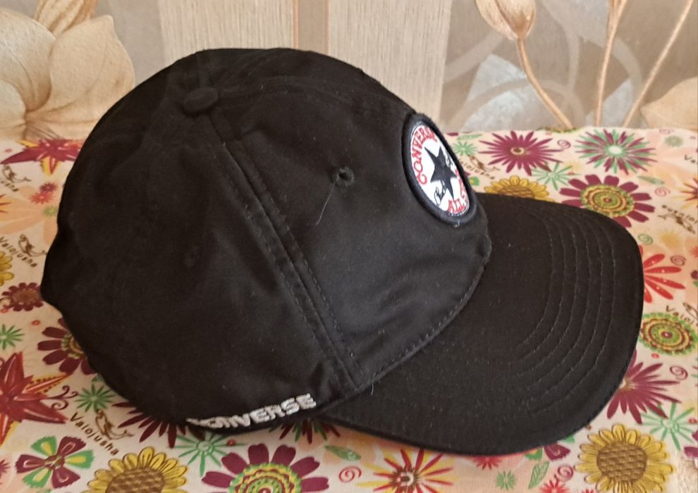 Кепка, продам новую черную кепку Converse.  Подойдет для любого стиля.