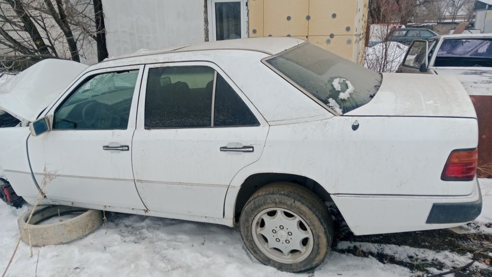 Продам на разбор кузов 124