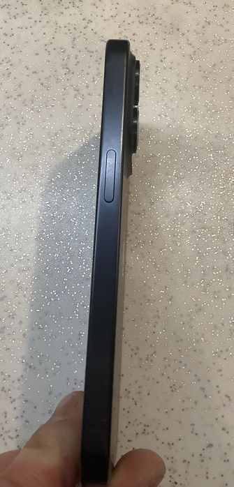 Продавам Iphone 15 pro 128gb blue