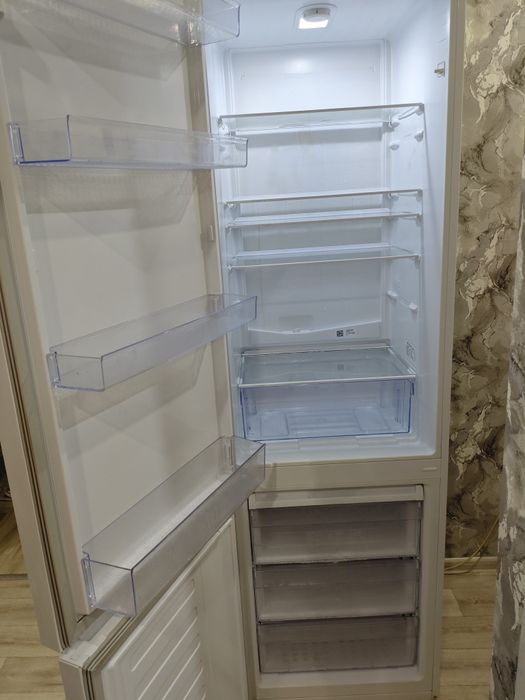 Продам холодильник Веко за 35000 торг