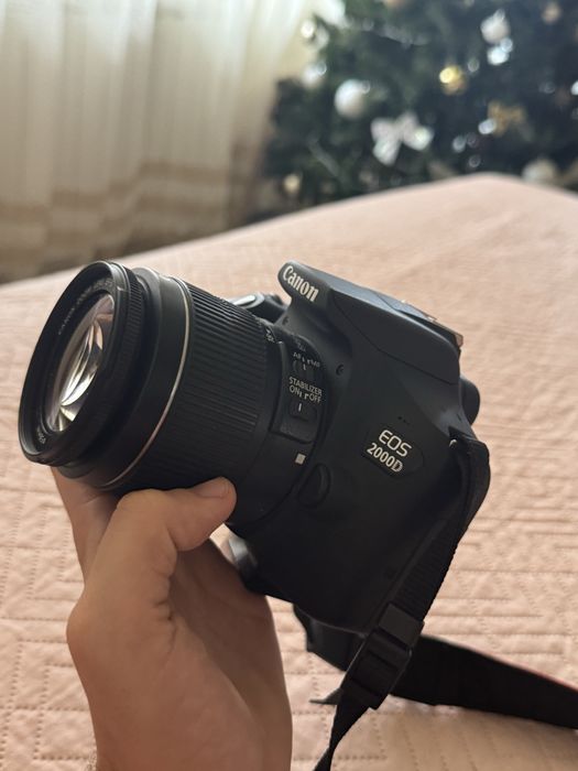 Canon EOS 2000D + obiectiv 18–55 IS + accesorii