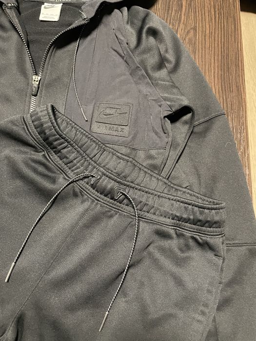 Nike -анцуг(мъжко XS)