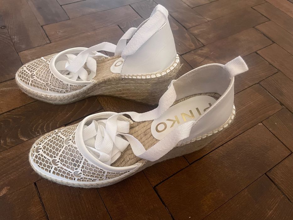 Сандали на платформа Pinko с връзки