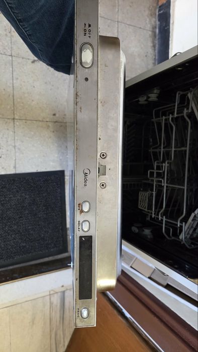 Съдомиялна за вграждане Midea