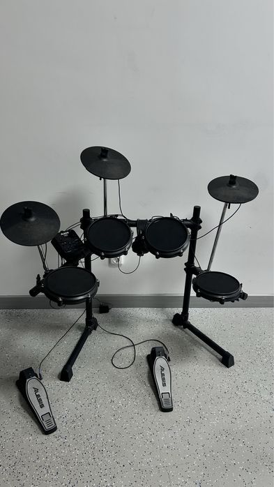 Электронные барабан *Alesis Turbo*