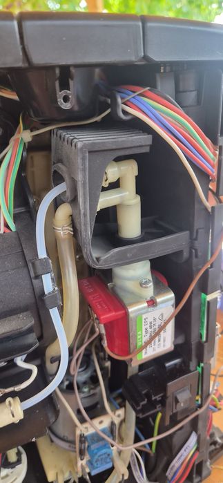 Atelier pentru repararea și igienizarea espressoarelor de cafea
