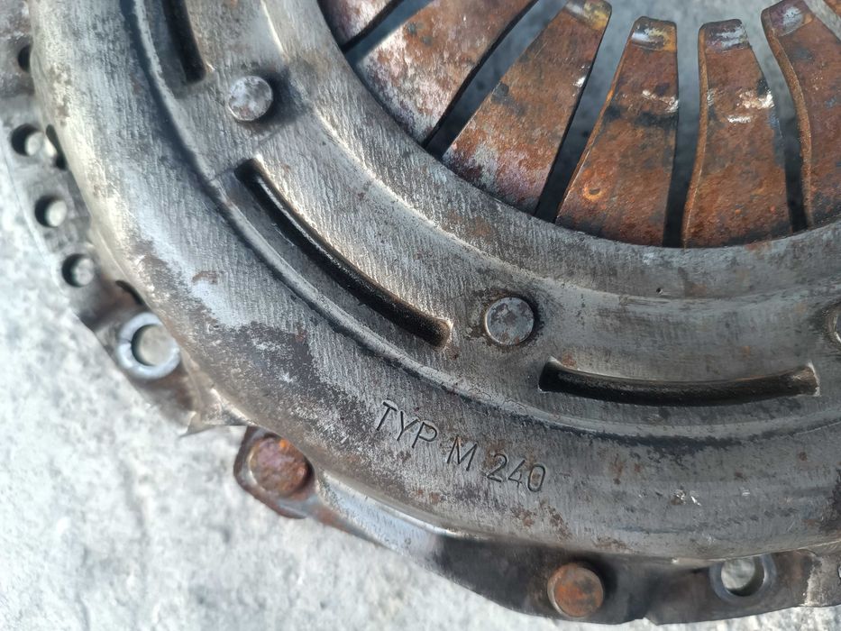 Демпферен маховик съединител за Субару 2.0Д 150к.с.