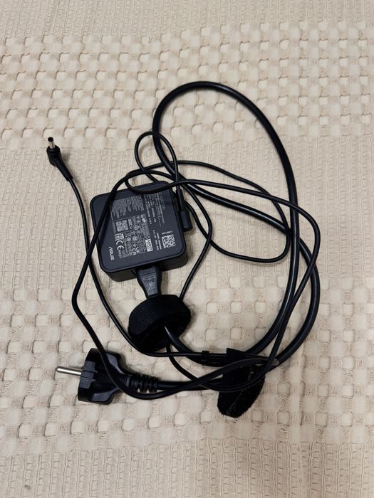 Asus vivobook X1403Z