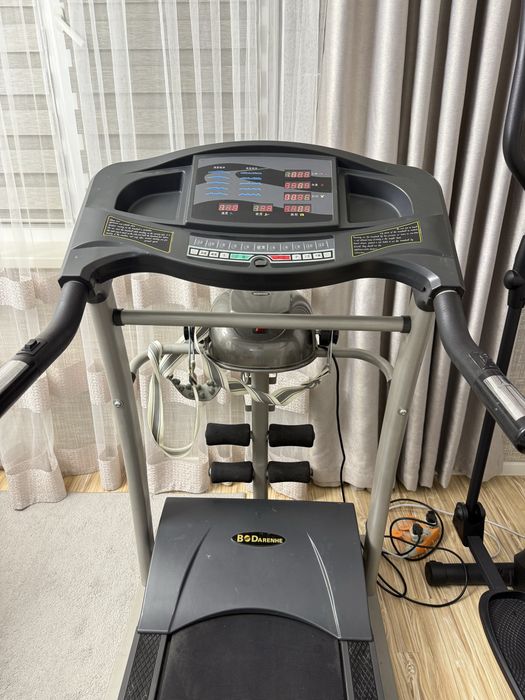 Беговая дорожка в хорошем состоянии,максимум 120 кг