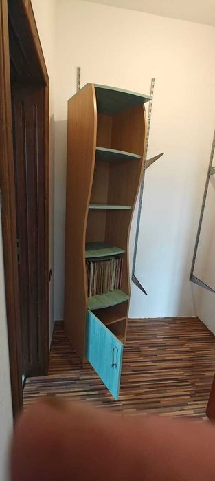 Biblioteca cu birou facuta la comanda