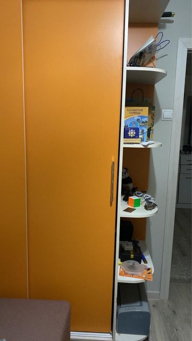 Шкаф с раздвижными дверцами