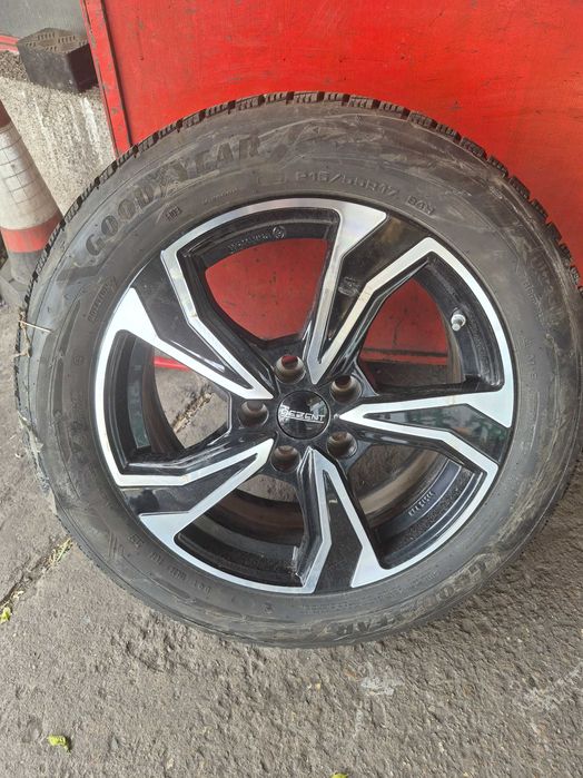 Vand set cauciucuri de iarna, pe jante, cu senzori pentru Toyota Yaris Cross