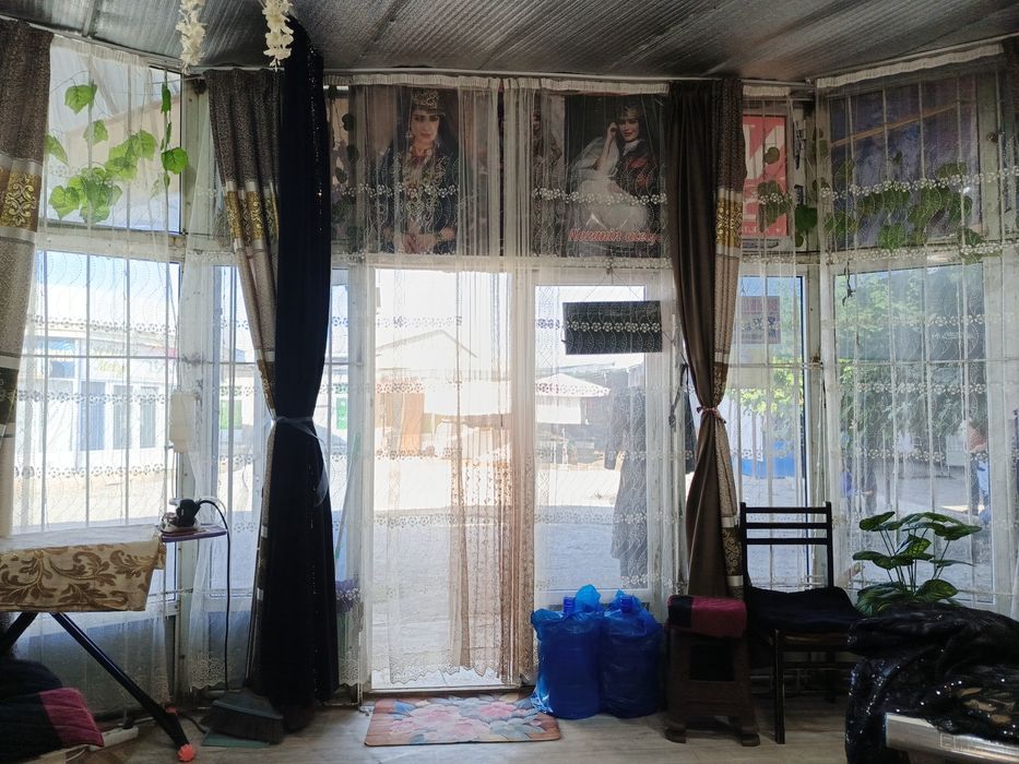 Карвон бозорда магазин сотилади