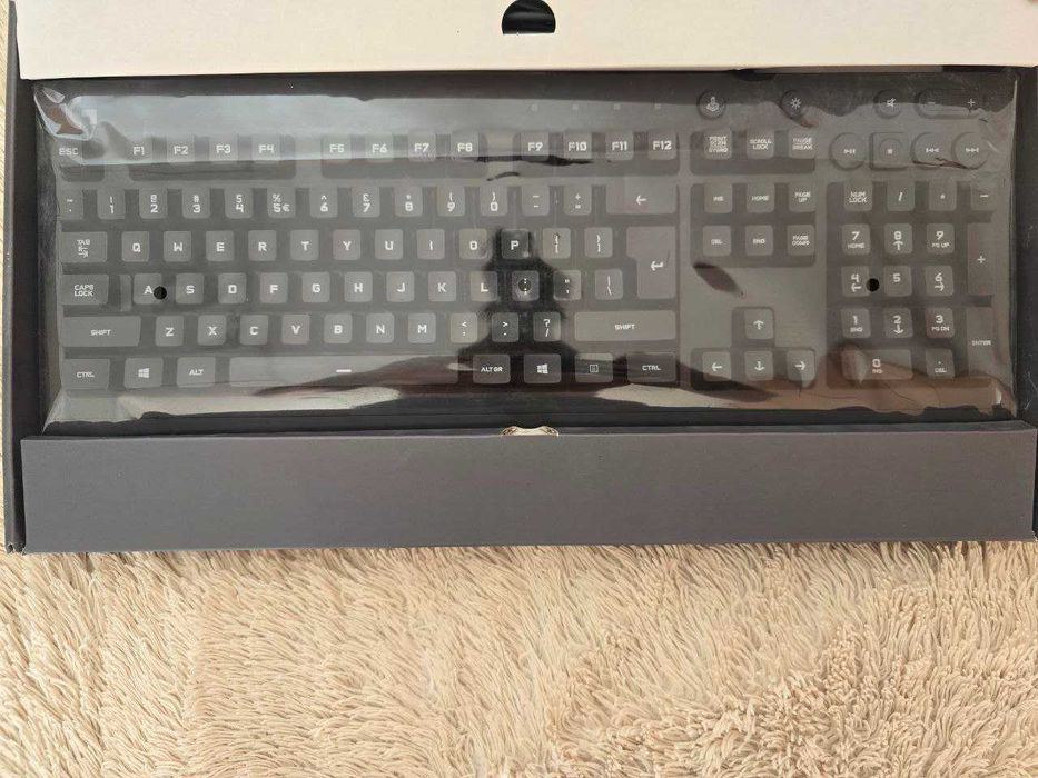 Клавиатура Logitech G213